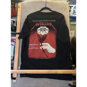 2024 HELPING HANDS BENEFIT SHOW T-SHIRT  MEMS SIZE Xl